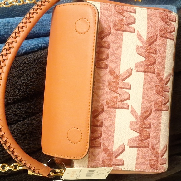 Brandnew  tags not attachedMK Micheal Kors Small TH Xbody KARLIE CINNAMON MLT - Picture 3 of 4